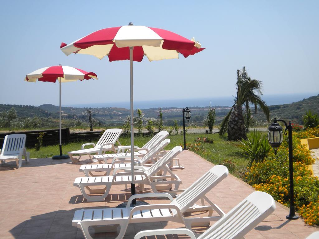 Tenuta Agrituristica Castellesi 斯奎拉切 外观 照片